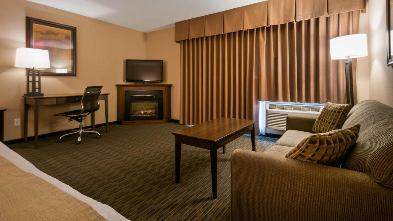 Best Western Plus Mission City Lodge Exterior photo